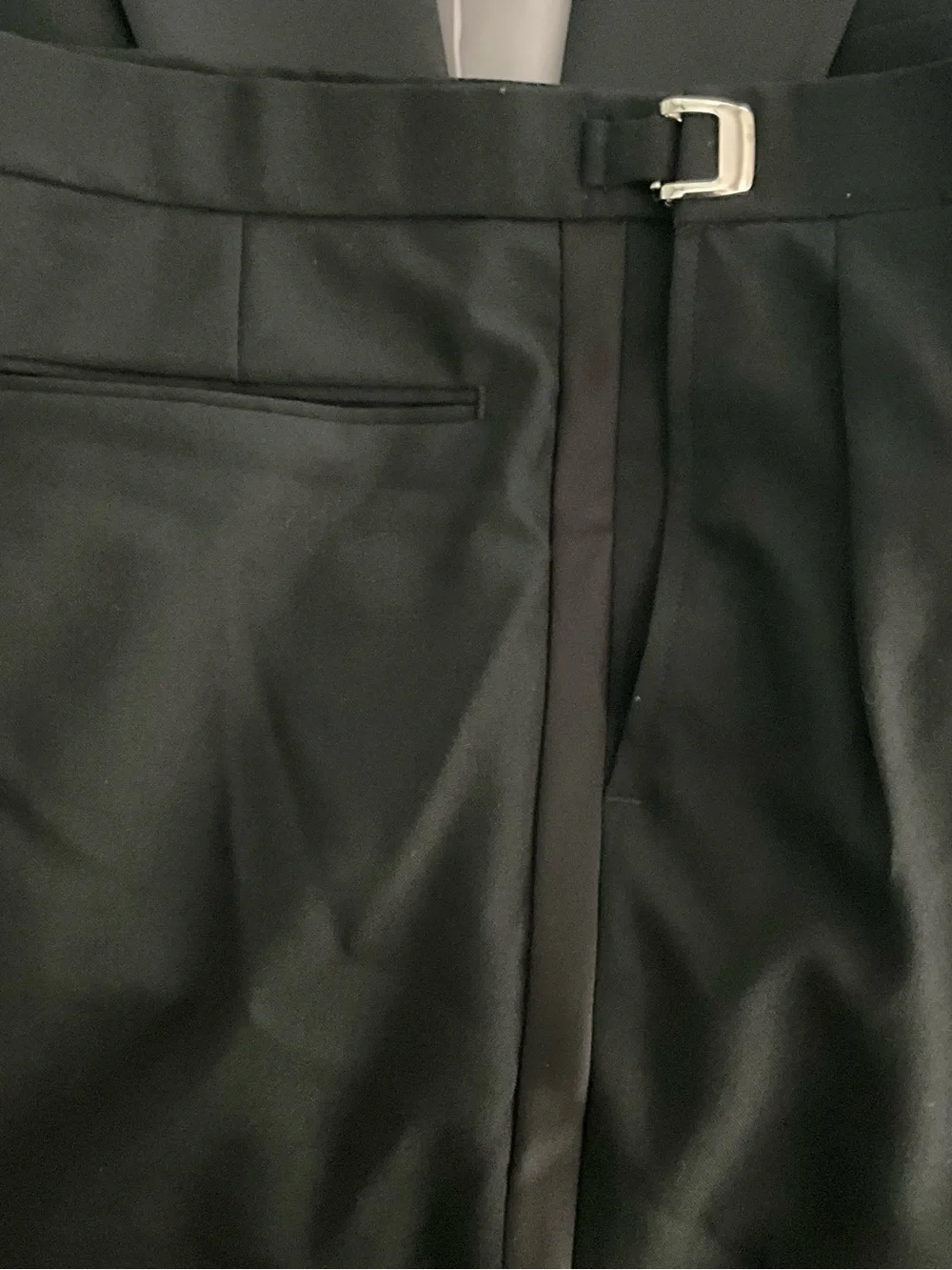 Gingiss Tuxedo Men’s Large - Adjustable.  Vintage and only worn twice.
